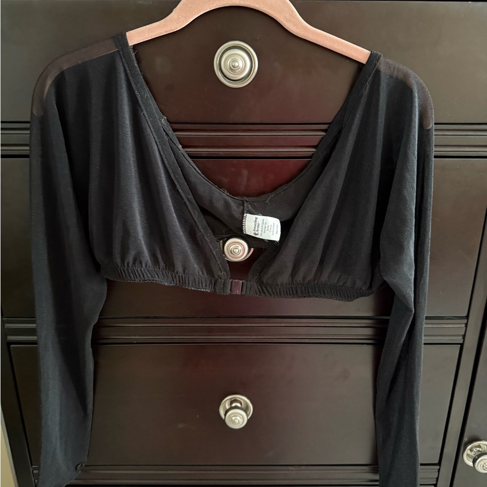 Chic Black Deep V-Neck Women's Crop Top